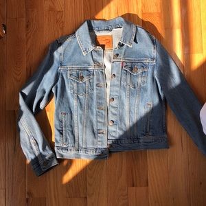 levi denim jacket